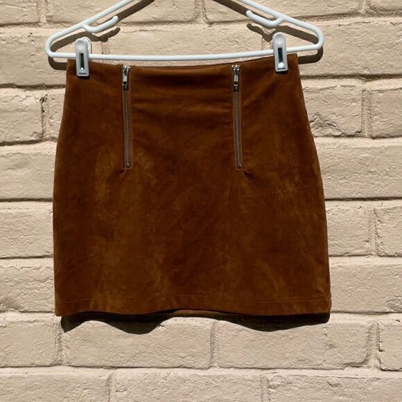 Take 50% OFF- Forever21 Brown Faux Suede Mini Skirt, Size-S - Picture 1 of 4
